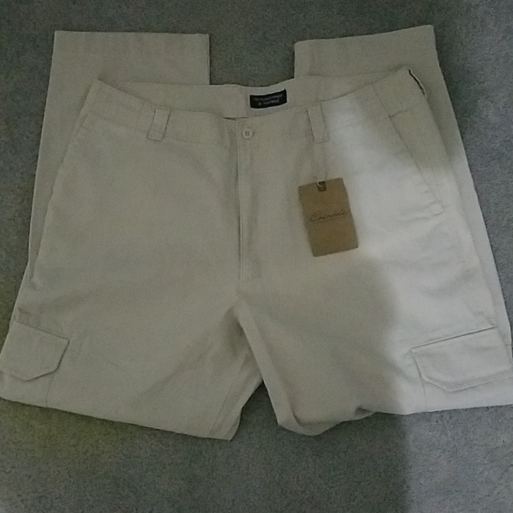 Round Tree & Yorke Cargo pants